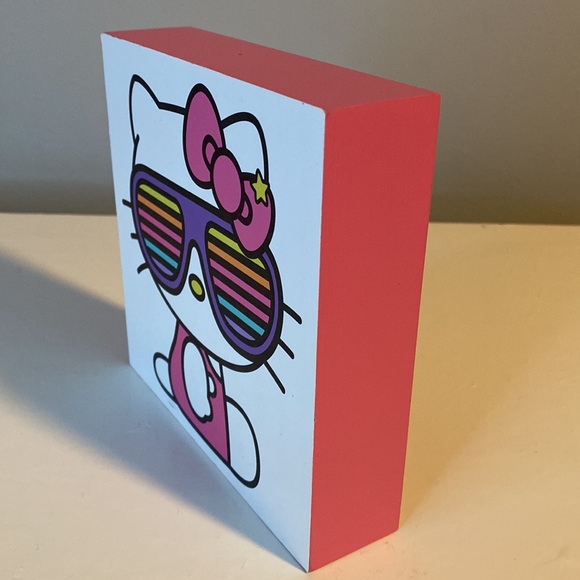 Hello Kitty Wall Art - Picture 2 of 3